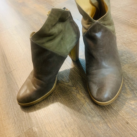 ShaniBar booties - Picture 2 of 5